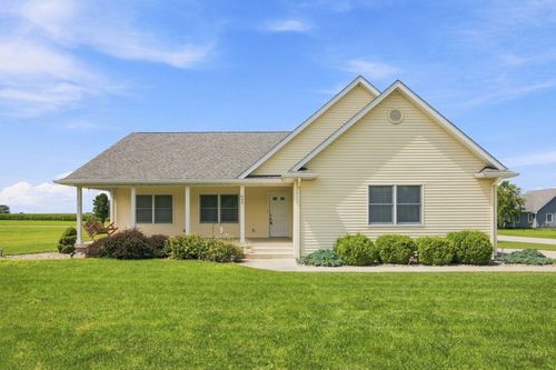 642 N Park St, Remington, IN, 47977-8578 | Card Image