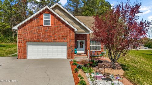 221 Sweet Gum Ln, Oak Ridge, TN, 37830-5667 | Card Image