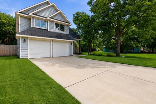 731 E Brown St, Cleburne, TX, 76031-5008 | Card Image