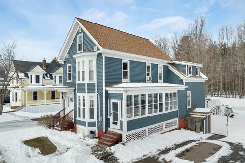 77 Central St, Farmington, NH, 03835-3746 | Card Image