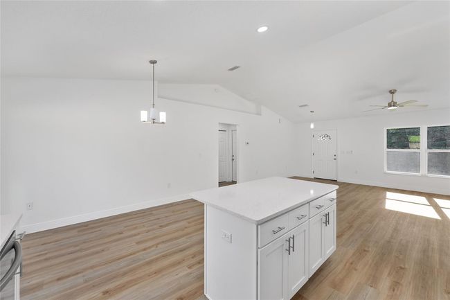 12974 Se 42 Nd Ct, House other with 3 bedrooms, 2 bathrooms and null parking in BELLEVIEW FL | Image 17