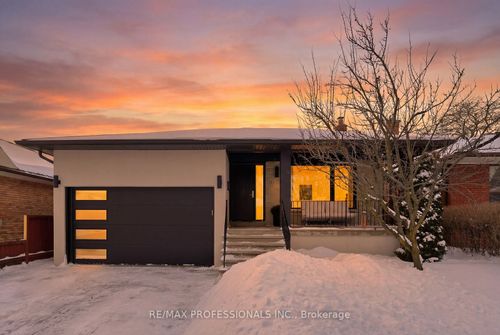 18 Treeview Dr, Etobicoke, ON, M8W4B9 | Card Image