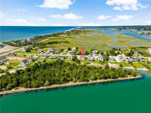 15 Breach Dr, Westerly, RI, 02891-4403 | Card Image