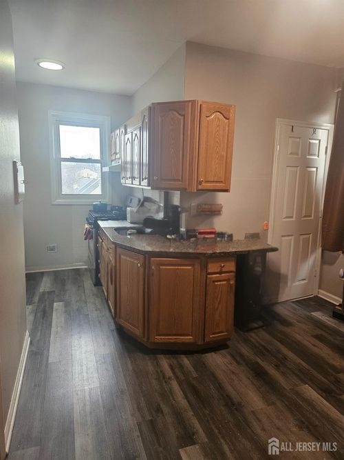 2-421 River Dr, Elmwood Park, NJ, 07407-1542 | Card Image