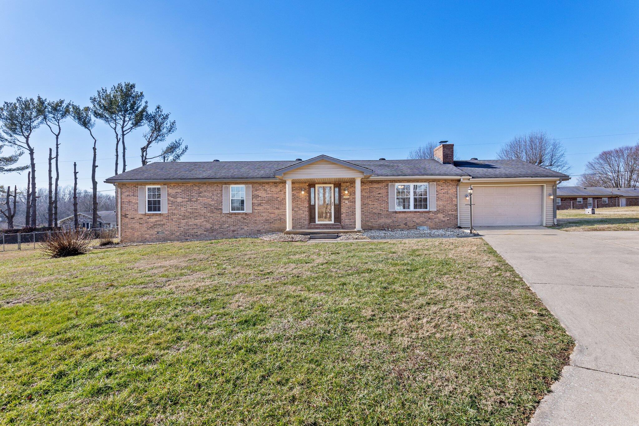 1415 Moss Court, For Sale in Mt Sterling Zoocasa