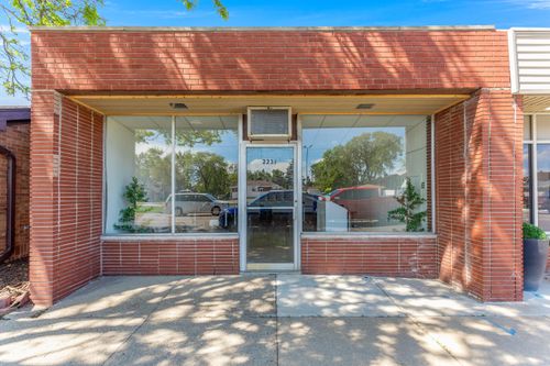 2236 Ford Ave, Wyandotte, MI, 48192-2316 | Card Image