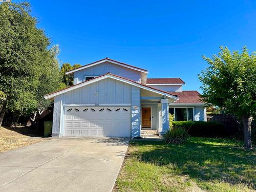 686 Santos Ct, Milpitas, CA, 95035-4031 | Card Image