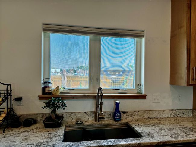 Large Sink with Views to the East | Image 16