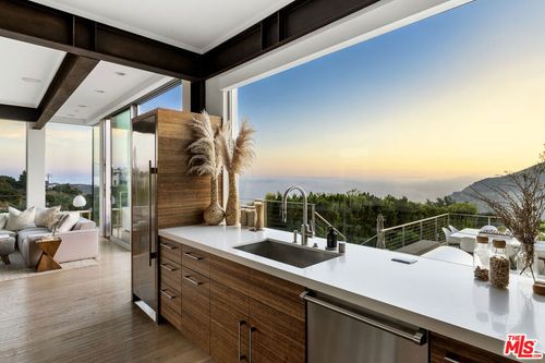 2915 Tuna Canyon Rd, Topanga, CA, 90290 | Card Image