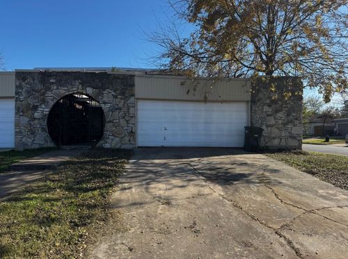 6329 Walraven Cir, Fort Worth, TX, 76133-3409 | Card Image