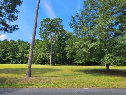 145 Woodlake Dr, Manning, SC, 29102-4479 | Card Image