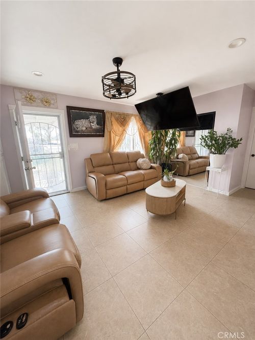 314 S Barron Ave, Compton, CA, 90220-3007 | Card Image