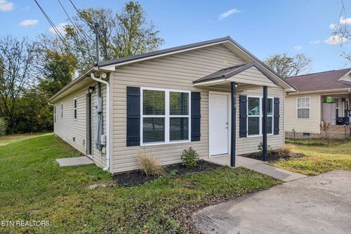 614 Wright Rd, Maryville, TN, 37804-3245 | Card Image