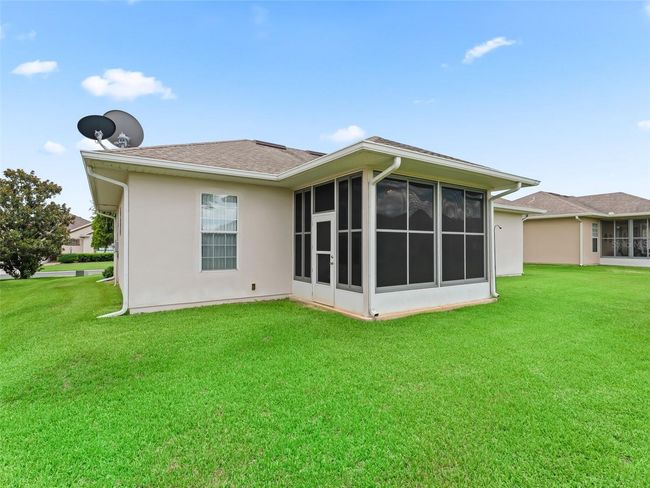 Backyard w/access to lanai | Image 31
