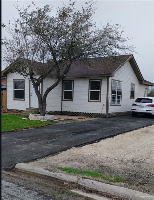 721 S Vermont Ave, Mercedes, TX, 78570-3323 | Card Image