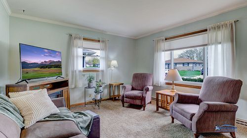 5254 S Elaine Ave, Cudahy, WI, 53110-1807 | Card Image