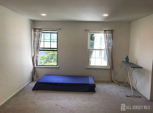 604 Woodbridge Commons Way, Townhouse with 2 bedrooms, 2 bathrooms and null parking in Iselin NJ | Image 12