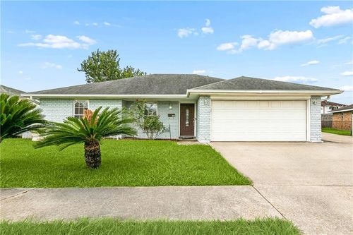 204 Willowbrook Dr, Gretna, LA, 70056-7816 | Card Image