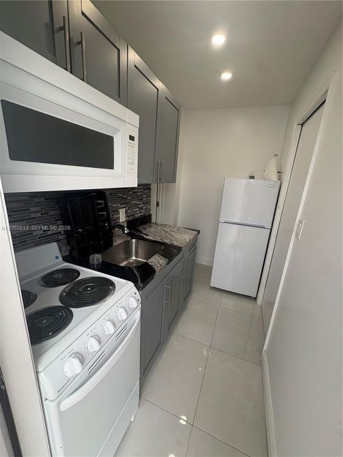 a-2400 Casablanca Dr, Miramar, FL, 33023-3639 | Card Image
