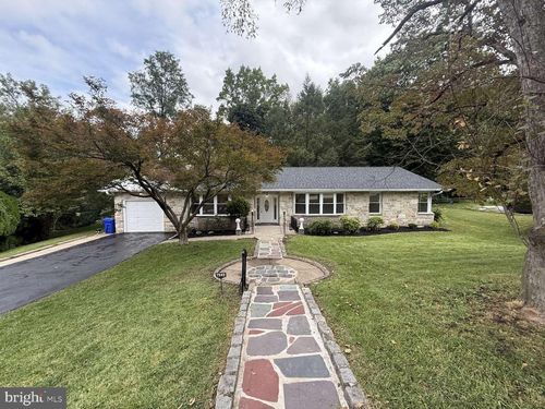7949 Rolling Green Rd, CHELTENHAM, PA, 19012-1709 | Card Image