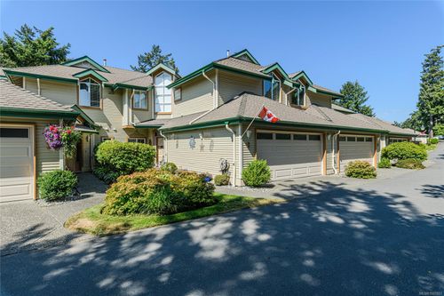 8-520 Marsett Pl, Saanich, BC, V8X7J1 | Card Image