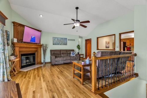 1401 Nw Birdseye Ct, Blue Springs, MO, 64015-2383 | Card Image