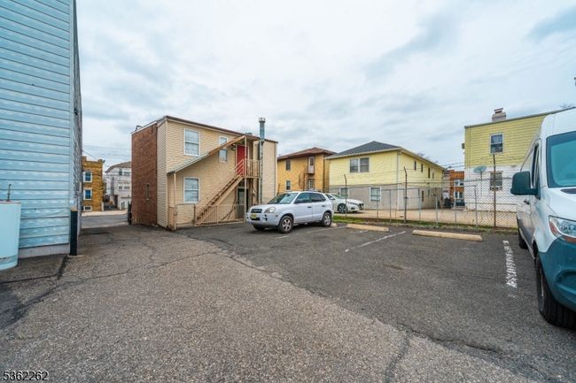 639 N 8 Th St, Home with 6 bedrooms, 3 bathrooms and null parking in Newark NJ | Image 25