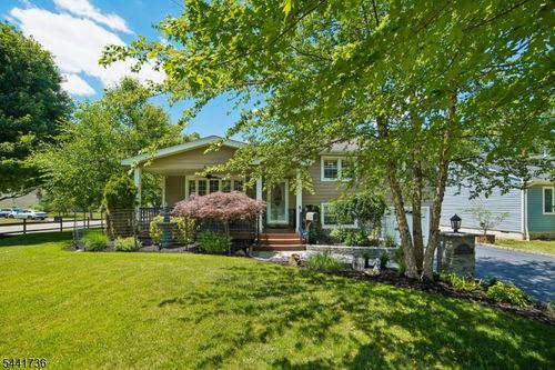 1 Emerson Dr, Livingston, NJ, 07039-1225 | Card Image