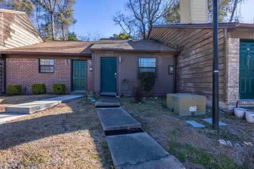 2-2017 Continental Ave, TALLAHASSEE, FL, 32304-1756 | Card Image