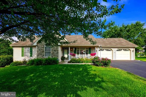 23 Field Ln, Lititz, PA, 17543-7911 | Card Image