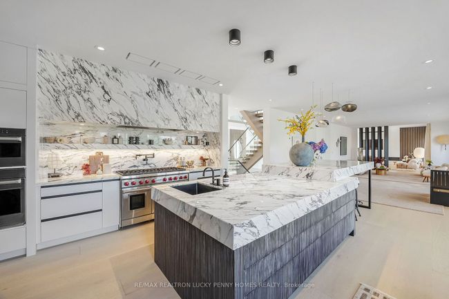 2 Allen Manor, House other with 5 bedrooms, 7 bathrooms and 24 parking in Markham ON | Image 12