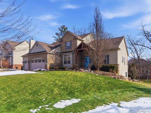 6866 Williamsbury Cir, Clarkston, MI, 48348-2898 | Card Image