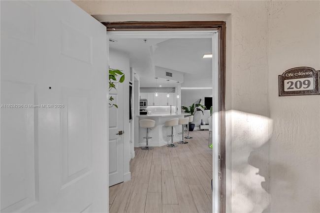 APT-209 - 11401 Nw 89 Th St, Home with 2 bedrooms, 3 bathrooms and null parking in Doral FL | Image 34