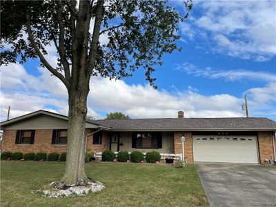 408 Crestview Drive, House other with 3 bedrooms, 2 bathrooms and null parking in Mattoon IL | Image 1