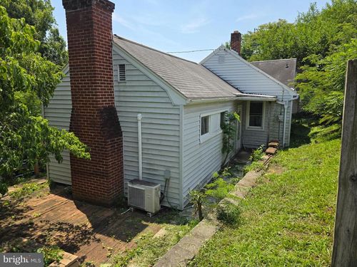 317 E Washington St, ELIZABETHTOWN, PA, 17022-2337 | Card Image