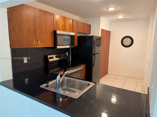 203-19-20825 Ne 8th Ct, Miami, FL, 33179-1953 | Card Image