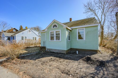 65 Louis St, Hyannis, MA, 02601-5515 | Card Image