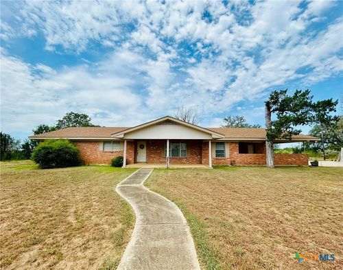 1040 S State Highway 80, Nixon, TX, 78140-4522 | Card Image