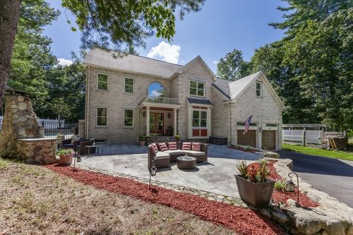 140 Goulding St, Holliston, MA, 01746-2558 | Card Image