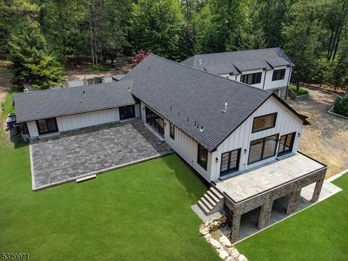 136 Mount Harmony Rd, Bernardsville, NJ, 07924-2013 | Card Image