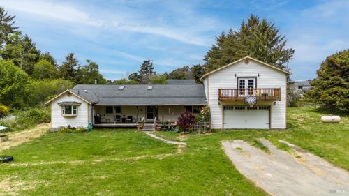 18520 Old Coast Hwy, Fort Bragg, CA, 95437-8204 | Card Image