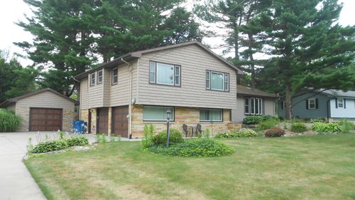 1090 Cadet Ln, Kalamazoo, MI, 49009-9131 | Card Image