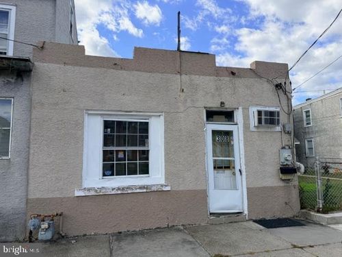 308 Market St, MARCUS HOOK, PA, 19061-4827 | Card Image