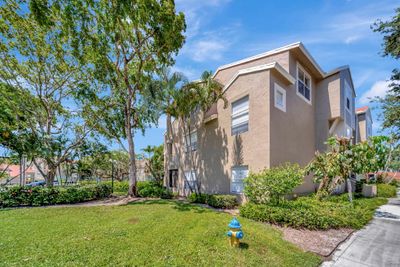 109 - 1780 Palm Cove Blvd, Condo with 2 bedrooms, 2 bathrooms and null parking in Delray Beach FL | Image 2