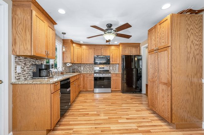79 Martin Rd, House other with 4 bedrooms, 2 bathrooms and 4 parking in Reading MA | Image 8