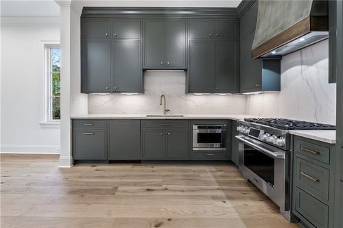 310 E Samford Ave, AUBURN, AL, 36830-7420 | Card Image