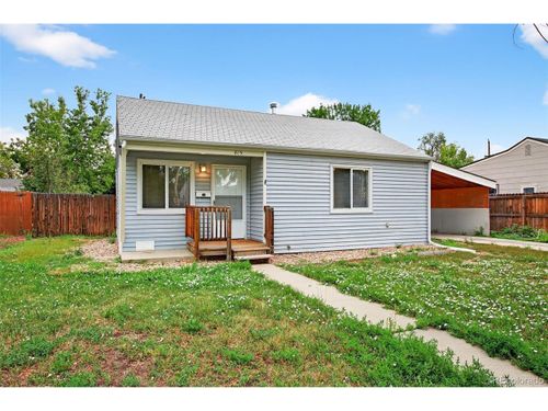 815 Macon St, Aurora, CO, 80010-4149 | Card Image