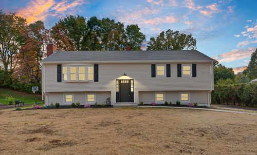 24 Sherwood Dr, North Haven, CT, 06473-2129 | Card Image