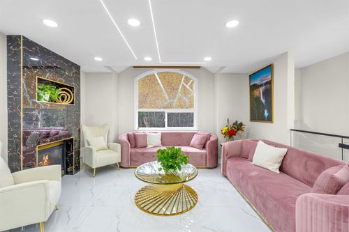 4840 196 St, Langley, BC, V3A7Z7 | Card Image