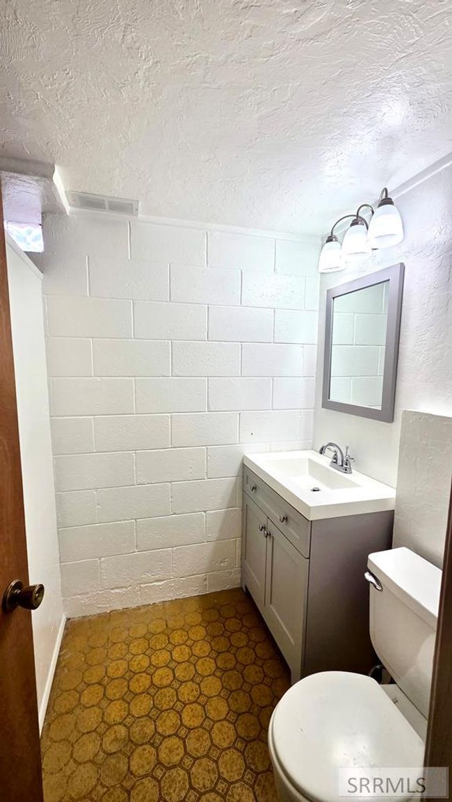 4316 E 107 N, House other with 6 bedrooms, 3 bathrooms and 6 parking in Ucon ID | Image 14